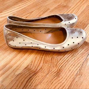 Kork-Ease gold perforated round toed flats, sz 6